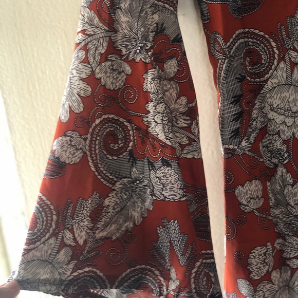 Small bell printed sleeve dress. - Picture 4 of 4